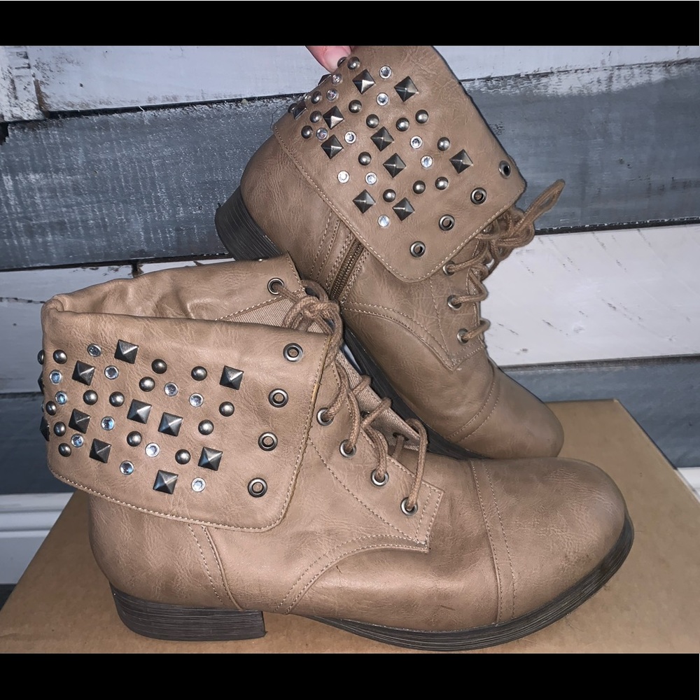 Studded fashion boots size 9